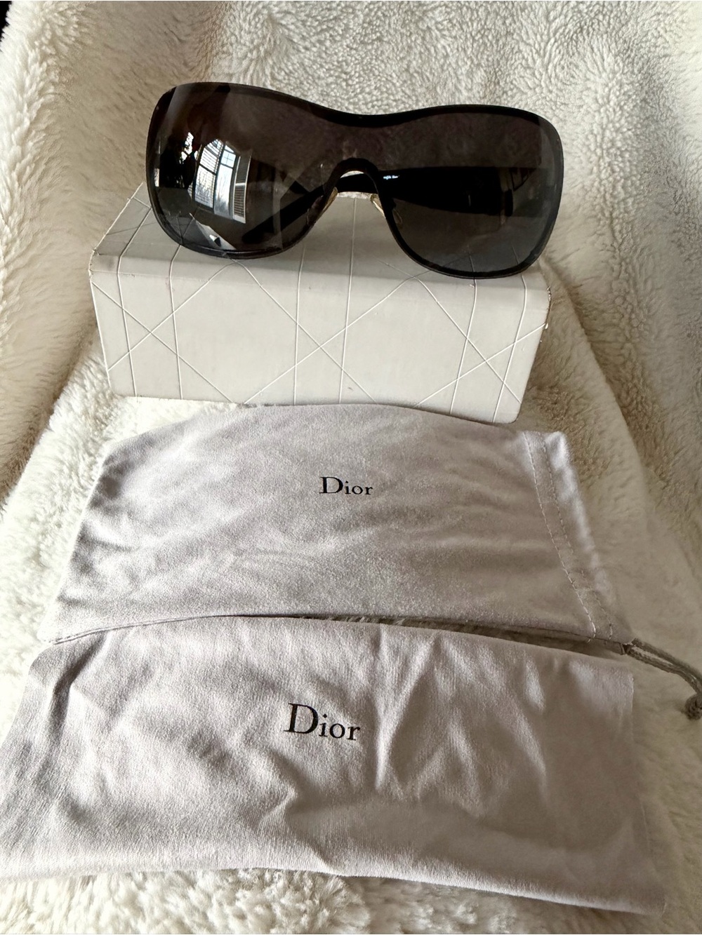 Dior Vintage. Shield Sunglasses in Black/ Cannage - Full Set - Picture 14 of 17